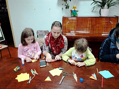 Прошел мастер-класс по изготовлению цветов в технике оригами