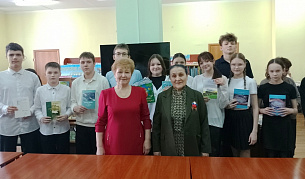 Час с поэтом:«Чувашские писатели-детям»