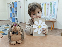 «Ну а дружба начинается с улыбки…»: громкие чтения