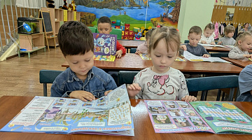 «Ребятишки в гости к книжкам»: экскурсия по библиотеке 