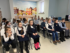 «Свет в окошке»: энергоэкспедиция в библиотеке им. Н. Носова