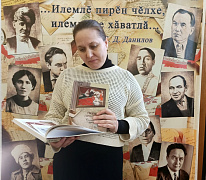 Поэтическая акция: «С холста исходит красота»
