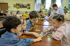 «Ребятишки в гости к книжкам»: экскурсия по библиотеке 