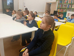 «Читаем, узнаём, удивляемся: мир детских журналов»: час периодики