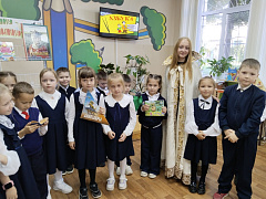 «Дверь в чудеса открыта здесь»: экскурсия в библиотеку