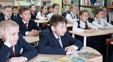 «Аты-баты шли солдаты»: конкурсно-игровая программа