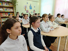 «Девочка из блокадного Ленинграда» в библиотеке им. П. Хузангая