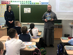 «Дорогой добра» в библиотеку им. Николаева