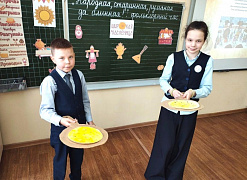 «Народная, старинная, румяная да блинная!»: фольклорный час