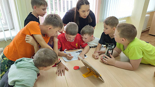 Урок безопасности «Светофор – друг пешехода, он стоит у перехода»