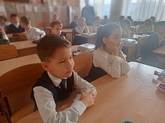 «Права свои знай, обязанности не забывай»: занимательный урок