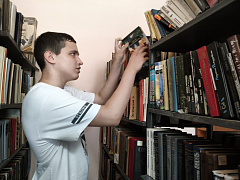 «Сегодня я – библиотекарь»: акция в библиотеке семейного чтения им. В. Давыдова-Анатри
