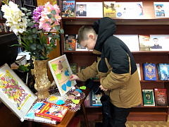 «Спешим поздравить от души!»: акция-поздравление