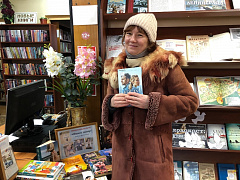 «Книжкины обнимашки»: библио-фотосессия