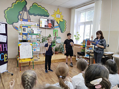 Литературно-игровой час «Сказки путешествуют по свету» 
