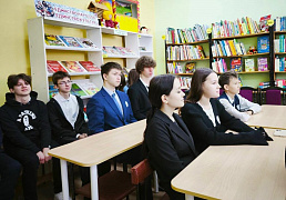 «Профессия – Родину защищать»: патриотический час