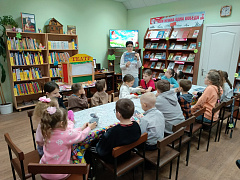 «Театральный фургончик»: библиомарафон в библиотеке им. Н. Полоруссова-Шелеби
