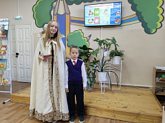 «Дверь в чудеса открыта здесь»: экскурсия в библиотеку