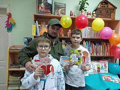 «Книжные папы»: литературно-игровой час