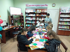 «Книжные папы»: литературно-игровой час