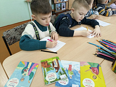 «Вера в книге: марафон чтения вслух в библиотеке семейного чтения им. А. Николаева