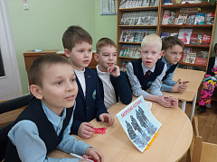 «Стоит на страже Родины солдат»