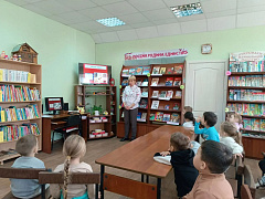 «Путешествие в Книжную Страну»: экскурсия по библиотеке