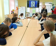 «Дорогой добра» в библиотеку им. П. Хузангая
