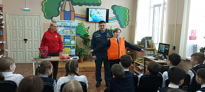 «Вода и труд»: профессиональный бенефис в детско-юношеской библиотеке