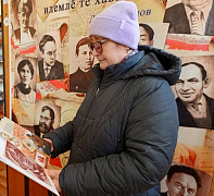 Поэтическая акция: «С холста исходит красота»