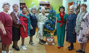 «Хорошо, что новый год к нам приходит каждый год»: новогодний огонек