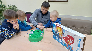 «Вместе весело играть»: час веселых затей