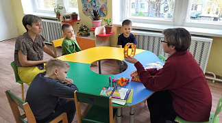 «А я играю на гармошке»: час творческого чтения