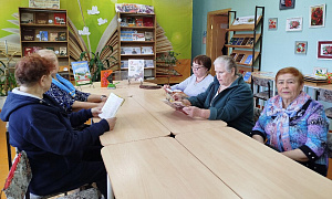 «Книжный марш Победы»: патриотическая акция в библиотеке семейного чтения имени А. Николаева