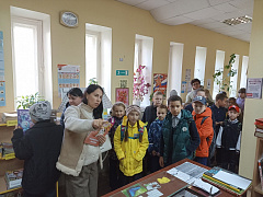 «По дороге к источнику знаний»: экскурсия по библиотеке