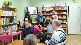 Библиошоу: «И вновь весны нежный букет»