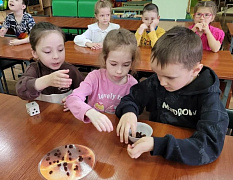 «Здравствуй, понедельник!»: игра-знакомство с днями недели