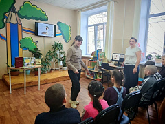 «Крылья весны»: экологическая карусель в центральной  детско-юношеской библиотеке