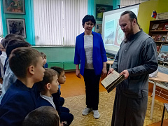 «Дорогой добра» в библиотеку им. Николаева