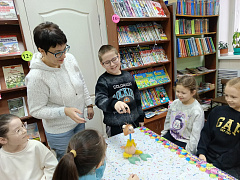 «Театральный фургончик»: библиомарафон в библиотеке им. Н. Полоруссова-Шелеби