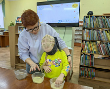 «Ребятишки в гости к книжкам»: экскурсия по библиотеке 