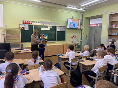 «Закружила осень пестрый хоровод»: познавательный час
