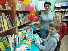 «Книжные папы»: литературно-игровой час