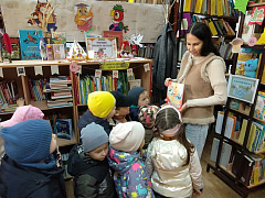 «Путешествие в Книжную Страну»: экскурсия по библиотеке