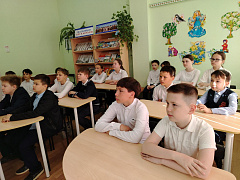 «Читать, чтобы помнить!»: патриотический час