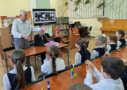 «Книжный марш Победы»: патриотическая акция в библиотеке им. С. Маршака 