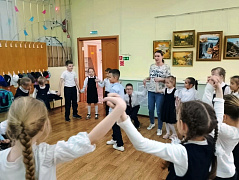 «Чтение семейного масштаба: сказки народов России»: акция в библиотеке семейного чтения им. С. Маршака