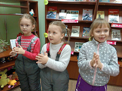 «Новогодний огонёк приглашает в сказку»: игра-развлечение