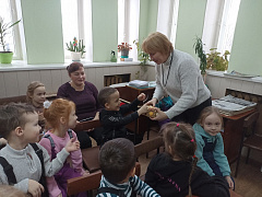 «Какие бывают сказки»: познавательный час