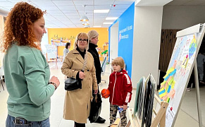 "Что может быть семьи дороже?": праздничный квилт
